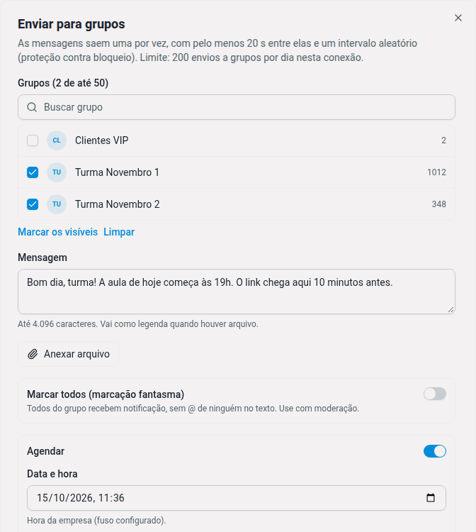 Janela Enviar para grupos com dois grupos marcados, a mensagem e o agendamento ligado.